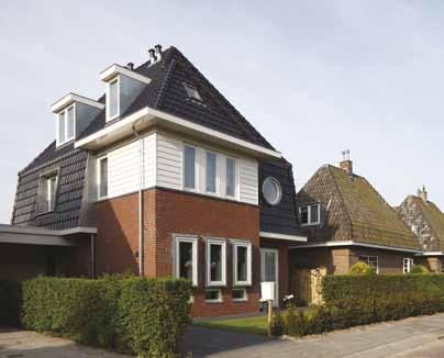 Elsrijk-West bestaat voornamelijk uit herhaalde patronen van gesloten en halfopen bouwblokken met eengezinswoningen en twee-onder-een-kapwoningen.