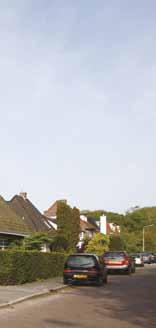 g e b i e d welstand in Elsrijk 5 of blokken van drie of vier woningen. De ligging van de kleine woningen met voortuinen van gelijke diepte zijn kenmerkend voor de Heemraadschapslaan.