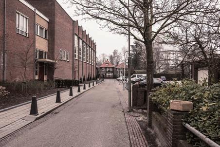 DE omgeving Ligging Het vrijstaande pand ligt in het centrum van Barneveld. Winkels en horeca zijn letterlijk op een steenworp afstand.