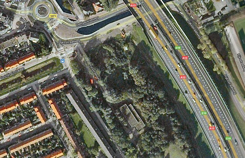 2. PROJECTOMSCHRIJVING De bouwlocatie is gelegen aan de Rijksstraatweg, tussen de rijksweg A3 en de Jan de Oudeweg, te Delft. De locatie is globaal aangegeven in onderstaande figuur 2.
