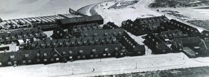 Het Eiland Vloek, een stukje verdwenen Scheveningen Het stukje Scheveningen dat in de volksmond het Eiland Vloek is genoemd, zal bij vele jongere en nieuwere Scheveningers de wenkbrauwen doen fronsen.