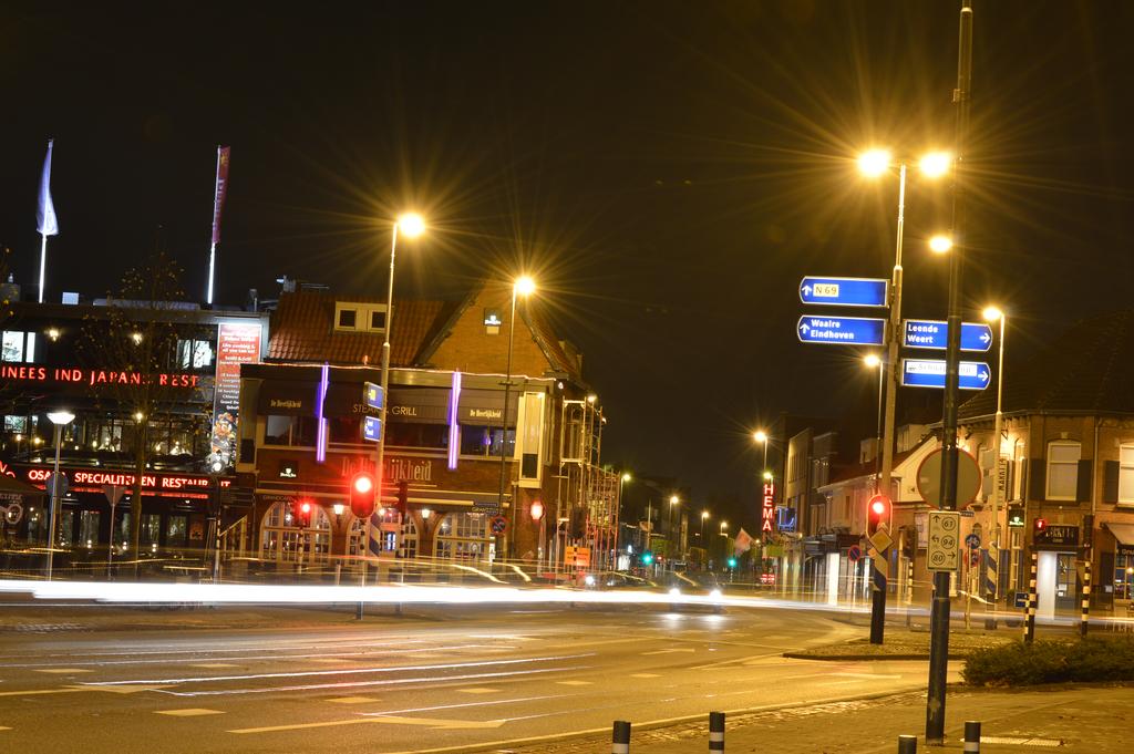 sympathisanten periodiek te voorzien van informatie vanuit de Fractie en het Bestuur.