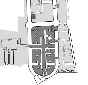 Kapel Deze kapel werd tijdens de regering van Keizer Karel (1500-1558), volgens de laatste wil van zijn vader, in tweeëndertig jaar tijd gebouwd.