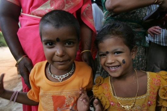 Het probleem Lepra is een ziekte die nog jaarlijks honderdduizenden mensen treft en miljoenen heeft getekend voor het leven. Ongeveer 70 procent van hen leeft in India. Onder hen zijn veel kinderen.