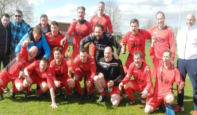 2014-2015 Kampioen reeks een Eendracht Stene Clubverantwoordelijken : Vandenbroecke Andre, Vandenbroecke Ursula, Defever Werner, Poppe Mario, Dildick Kurt.