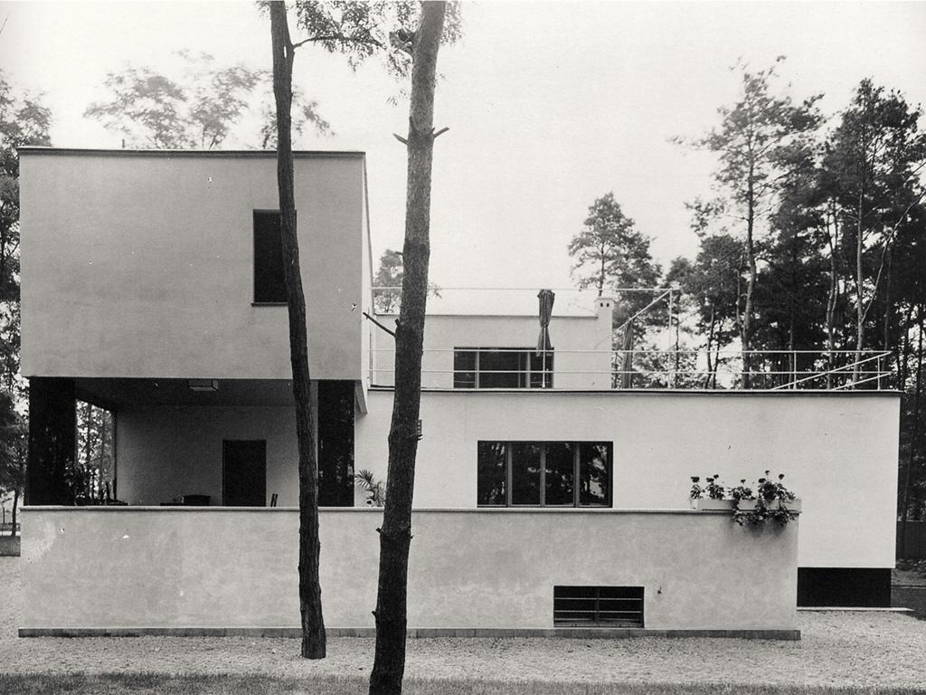 In 1928 verliet de stichter Gropius het Bauhaus en werd hij opgevolgd door