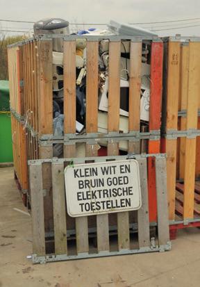 Oude metalen Aanvraag voor ophaling aan huis: 03 410 19 33 Oude metalen worden gratis opgehaald aan huis.