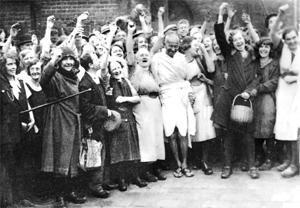 Vraag 57 (h2007-ii, 21) Bron 39 De nationalistische leider van India, Mahatma Gandhi, gaat in augustus 1931, als India nog een Britse kolonie is, naar Groot-Brittannië voor een conferentie over