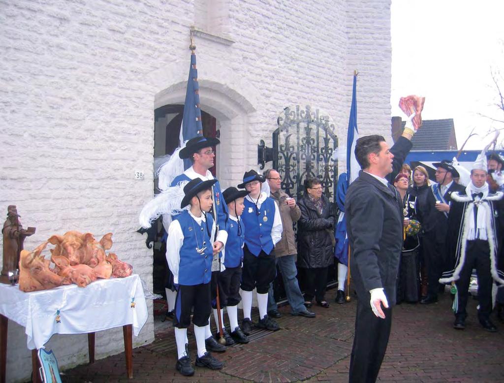 De köpkesmert van Vaerkes-Tunnis In Noord-Limburg en het aangrenzende Land van Cuijk bestaat een merkwaardig gebruik rond het feest van de boerenheilige Sint-Antoniusabt.