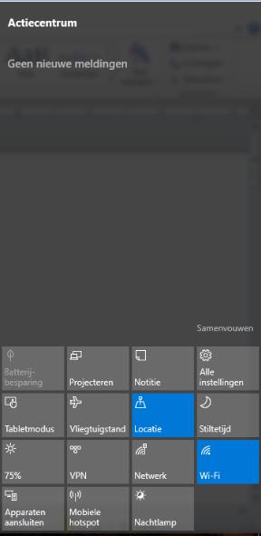 Het actiecentrum (systeemvak uiterst rechts) Wordt geopend met en opent zich een scherm met diverse meldingen van Windows Een app openen in het startscherm Een app wordt geopend door links te klikken.