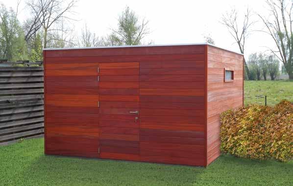 Het inox sierbeslag geeft extra cachet aan uw tuinhuis.