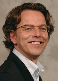 Minister voor Ontwikkelingssamenwerking Drs. A.G. Koenders Albert Gerard (Bert) Koenders werd geboren op 28 mei 1958 te Arnhem.