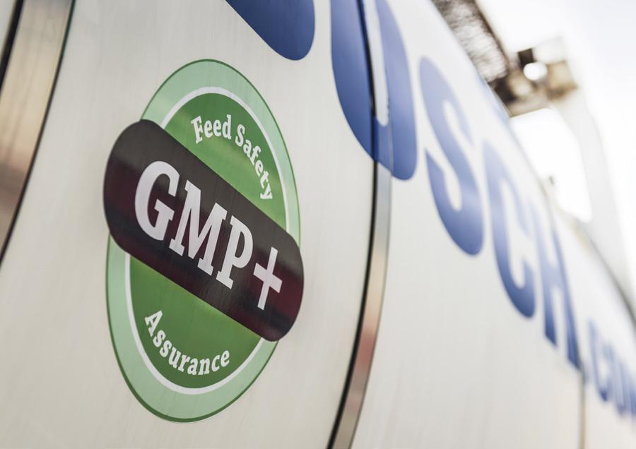 Veilig én betaalbaar transport van uw grondstoffen voor de diervoederindustrie FEED SAFETY HEEFT DE HOOGSTE PRIORITEIT GMP+certificering Van den Bosch Transporten is sinds 2000 GMP+gecertificeerd.