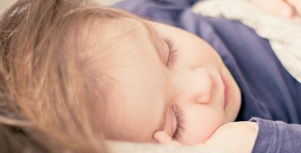 Tip #2 Zorgen kwijtraken Sommige kinderen voelen zich regelmatig erg gespannen. Ze geven aan dat hun hoofd vol gedachten zit en kunnen daardoor moeilijk in slaap vallen.