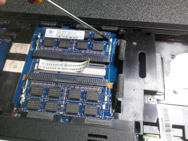 Stap 3 verwijder de RAM-modules.
