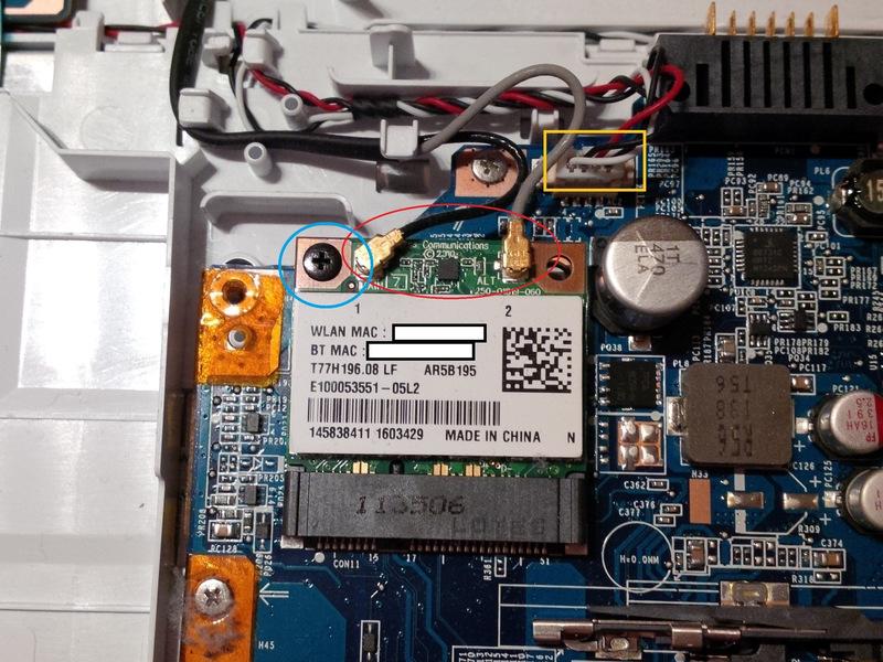 Stap 9 nu zullen we de wifi-pcie-kaart en de kabel met de audio kabel connector te verwijderen, samen.