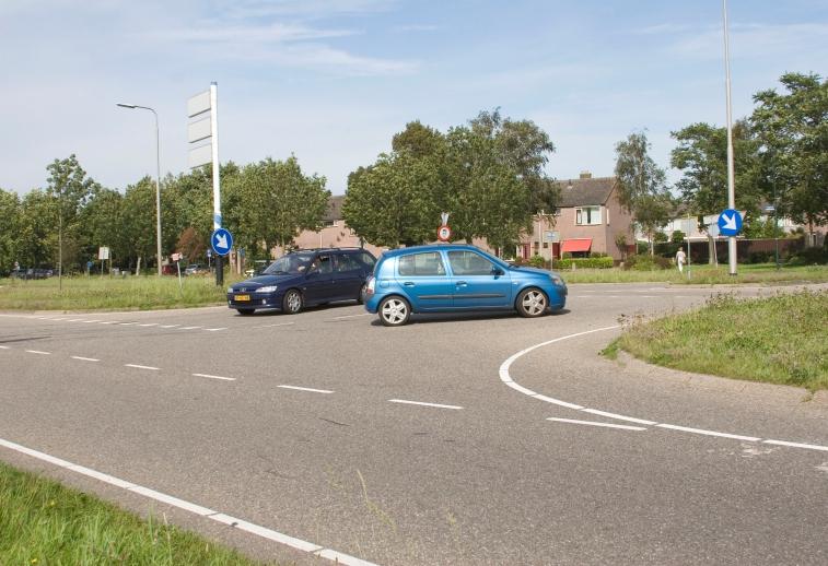 VERKEERSSTROMEN OM ELKAAR HEEN