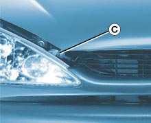 PRAKTISCHE INFORMATIE 105 Automobiles PEUGEOT beveelt het gebruik van H7-lampen van de onderstaande merken aan GE/TUNGSRAM PHILIPS OSRAM om beschadiging van de lichtunits te voorkomen.
