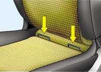 Voorzorgsmaatregelen met betrekking tot een airbag aan passagierszijde Auto's met een airbagschakelaar: Schakel de airbag aan passagierszijde uit als u een kinderzitje met de rugleuning in de