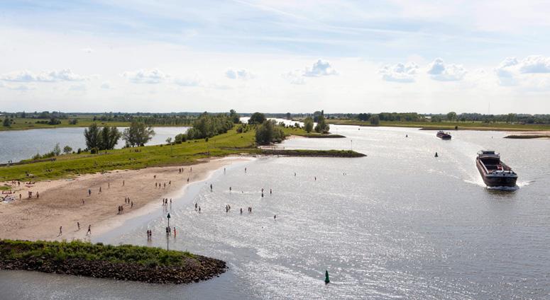 regionale voorkeursstrategieën Voorkeursstrategie Nederrijn-Lek Met name dijkversterking, met lokaal kansen voor rivierverruiming.