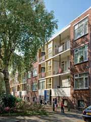 De afgelopen jaren is een deel van de woningen vervangen door aantrekkelijke nieuwbouw, zowel kwalitatief hoogwaardige appartementen gebouwen als eengezinshuizen.