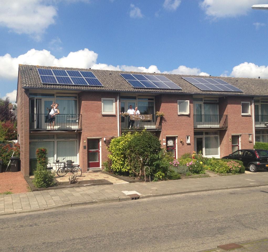 INSPIREREN Op veel plekken in Nederland zie je dat het installeren en het gebruik van zonnepanelen zich als een olievlek verspreidt nadat een eerste aantal bewoners de stap heeft genomen.