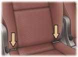 3 COMFORT ISOFIX-BEVESTIGINGEN Deze zitplaatsen* zijn uitgerust met ISOFIX-bevestigingen. Het betreft 2 ringen die zijn geplaatst tussen de rug en de zitting van de stoel.