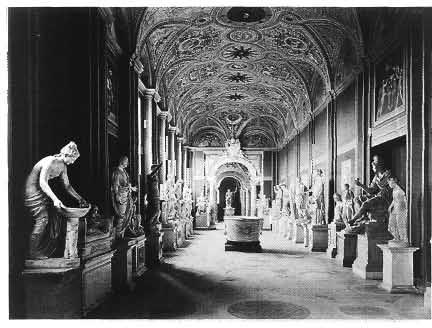 73 74 73 James Anderson (toegeschreven/attributed), Beeldengalerij in de Vaticaanse Musea/Gallery of sculptures in the Vatican Museums, c. 1865. Albuminedruk/albumen print, 30,3 x 40,8 cm.