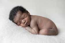 Een newbornshoot duurt gemiddeld 2 tot 3 uur.