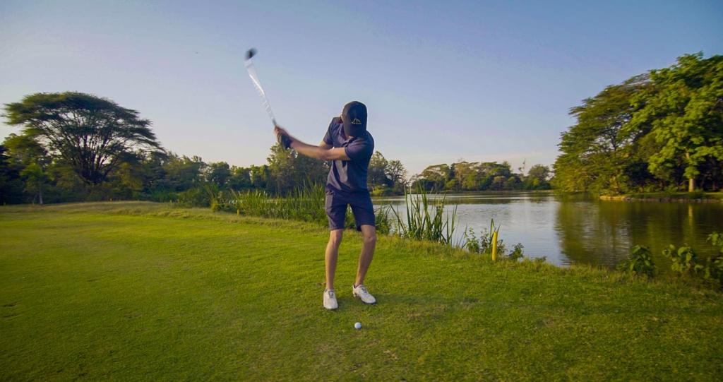 Hoewel de golfbaan ontworpen is naar internationale standaarden, is de lokale sfeer bewaard