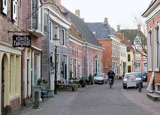 8 Regels voor bescherming en ontwikkeling De middeleeuwse handelsstad Appingedam in Groningen ontleent zijn naam aan een afdamming van het riviertje de Apt.