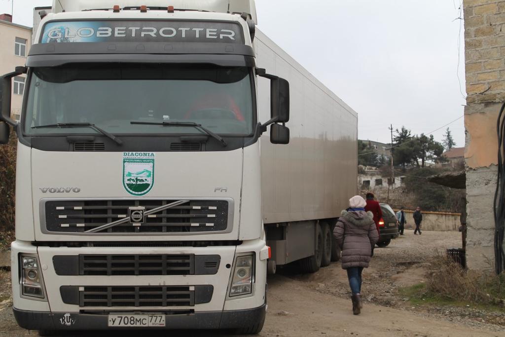 Rapport: SOS-hulp aan Armenen uit Nagorno Karabach Van de 800 pakketten met hulpgoederen