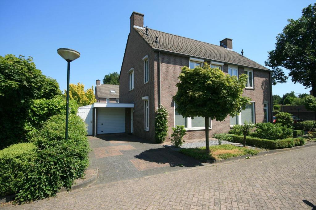 buitenruimte: 8 m² Bouwjaar: 1986 Perceel: 219