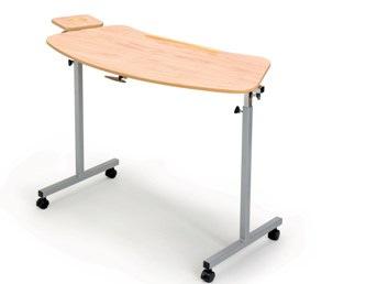 Days Duo Praktisch tafeltje om voor of over een zetel te plaatsen. Het blad is gebogen voor een maximaal gebruiksgemak.