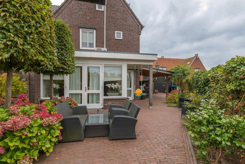 OMSCHRIJVING: Prachtige woning te huur voor voor 1100,- per maand excl. G/W/E!