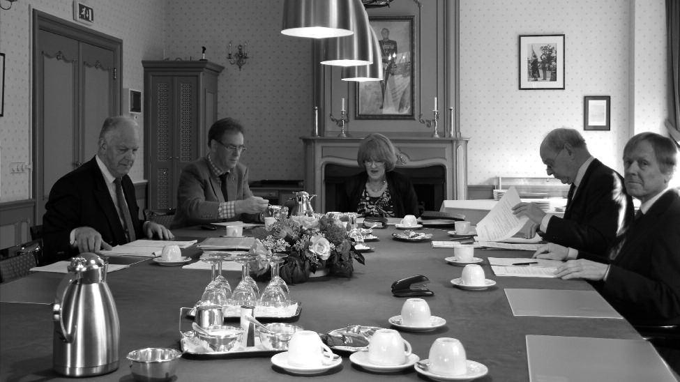 Eerste vergadering Projectorganisatie Evaluatie LZV 2013 op 5 maart. Van links naar rechts: ir. M.A. van Maanen, vice-admiraal b.d., M.