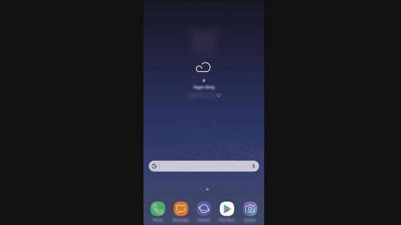 Apps en functies 5 Sluit de multifunctionele aansluiting van uw smartphone aan op de aansluiting voor de smartphone op het DeX Station. Samsung DeX wordt gestart op de smartphone.