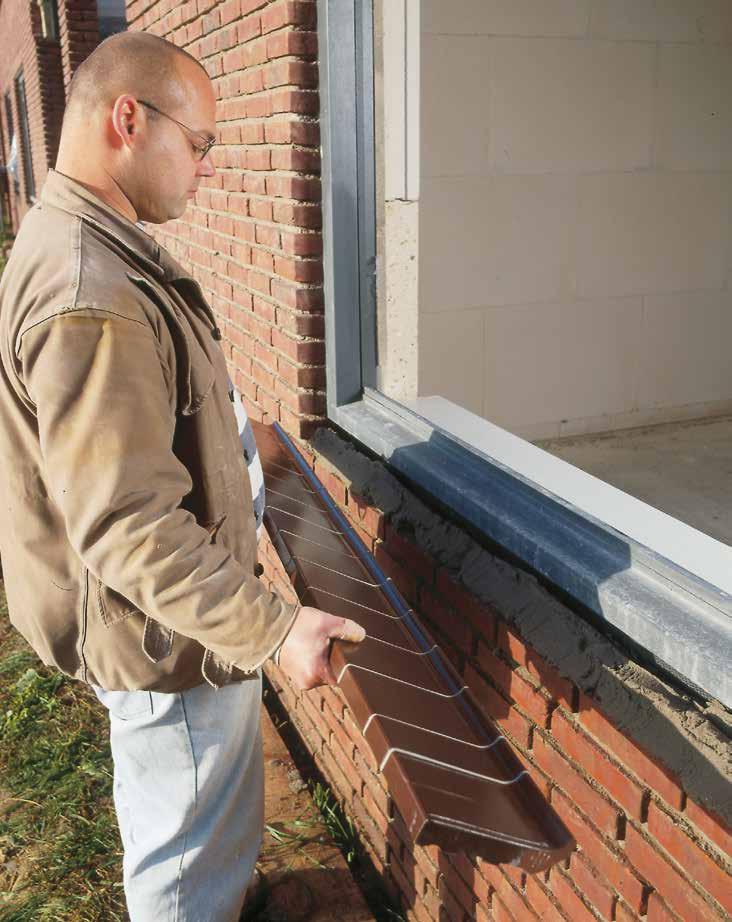 baksteenstrippen voor renovatie en thermische isolatie van gevels, (dak)oversteken en gewelven. Eternit vezelcementplaten vormen de basis van het Eter-Backer systeem.