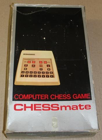 Peter Jennings Het schaakprogramma MicroChess dat geschreven is door Peter Jennings, was in eerste instantie ontwikkelt voor de Commodore KIM-1 en later ook voor o.a. de Commodore 64 en 128 modellen.