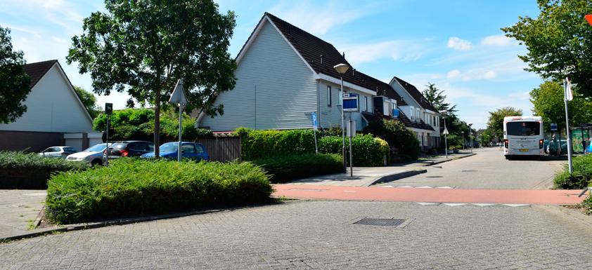 9 De Staatsliedenbuurt ligt ten noorden van de Maaspoortweg en ten zuiden van Oud Empel. 5 6 7 4 8 3 1 2 6.
