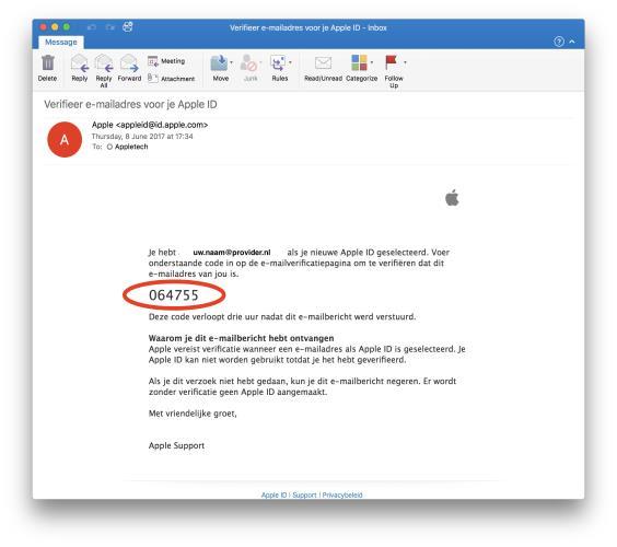Open het mailtje van Apple met de naam Verifieer e-mailadres voor je Apple ID.