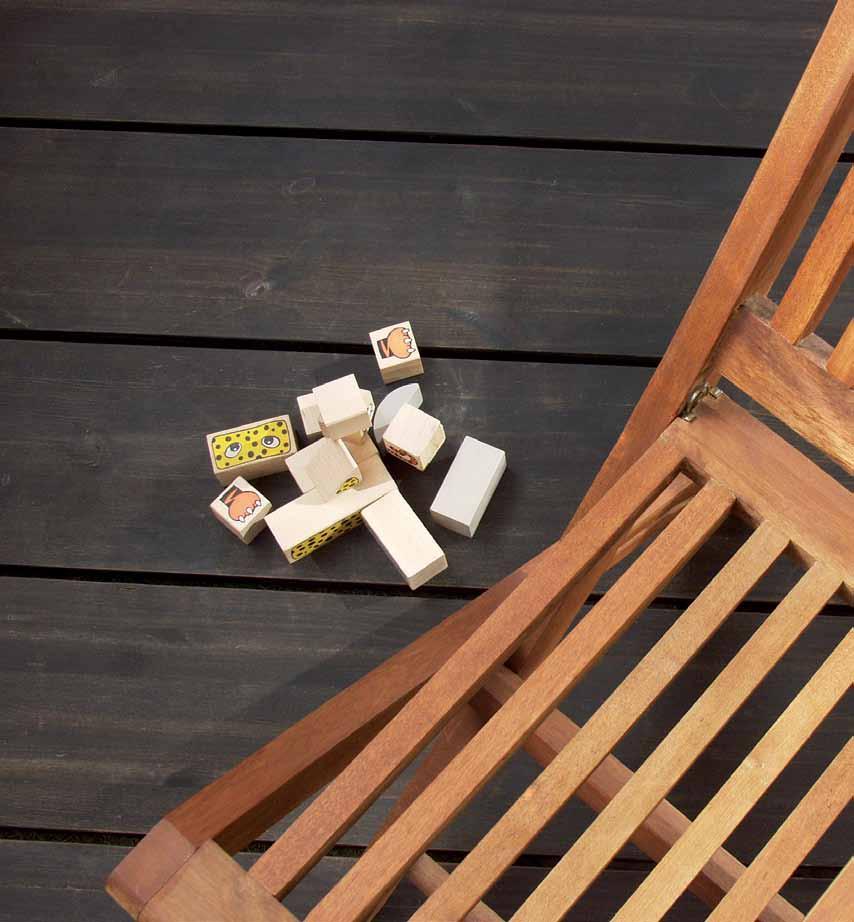 VALTTI WOOD OILS VERSTERKT DE NATUURLIJKE ELEGANTIE VAN HOUT Bescherm en vernieuw uw tuin- en terrasmeubilair en ander houtwerk - terrassen, trappen, hekwerk en looppaden- met Valtti Wood Oils.