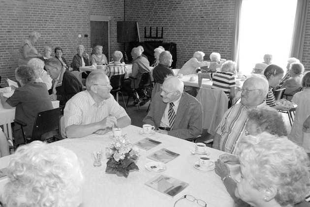 Bij de balie van het centrum kunnen ouderen informatie krijgen over voorzieningen, zorg en de activiteiten die Prinsenhof organiseert.