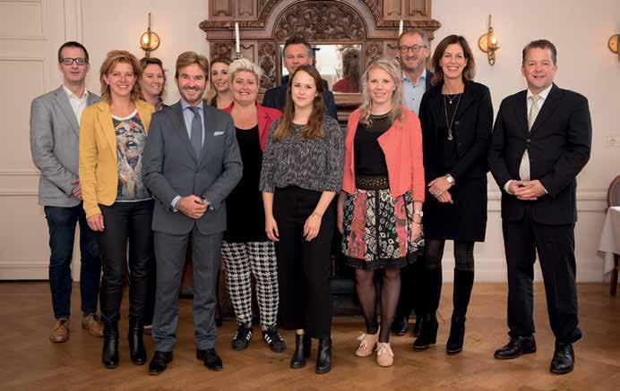 Als artiesten in Amsterdam aankomen moeten ze zich melden bij een paaltje. Dan krijgen ze te horen welke kleedkamer leeg is, zonder ook maar iemand te zien.