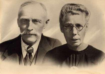Eeljo en Janna Meints- Koning - Antje Meints, Huisvrouw, geboren te Reiderwolderpolder op woensdag 3 oktober 1906, overleden te Winschoten op zaterdag 4 juli 1992, te Nieuw Beerta.
