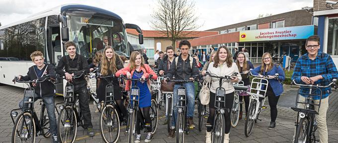4. CONCLUSIE Centrale onderzoeksvraag in ByCycle was: in hoeverre zijn middelbare scholieren bereid met de E-bike naar school te gaan in plaats van met het openbaar vervoer?