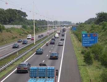 UITVOEGEN * RICHTING AAN OP ± 300M UIT Wanneer je het laatste bord kunt lezen Soest Baarn-Noord OF: 300 M Wanneer je naast dit bord bent