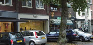 winkelaanbod in Bilthoven Centrum aanzicht De Kwinkelier vanaf de Sperwerlaan We onderscheiden 7 trends die van belang zijn voor sterke winkelgebieden: - Winkelgebieden concurreren met elkaar -