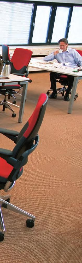 Even ontspannen achteroverleunen is in deze stoel net zo vanzelfsprekend als een actieve zithouding. xenium is ervoor gemaakt.