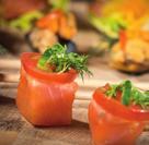 Krachtige runderbouillon met groenteparels en lichtgebonden soep van waterkers met een rouleau van parelhoen Gebakken filet van